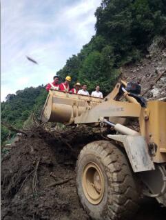 抗洪搶險(xiǎn)，交通實(shí)業(yè)人在行動(dòng)